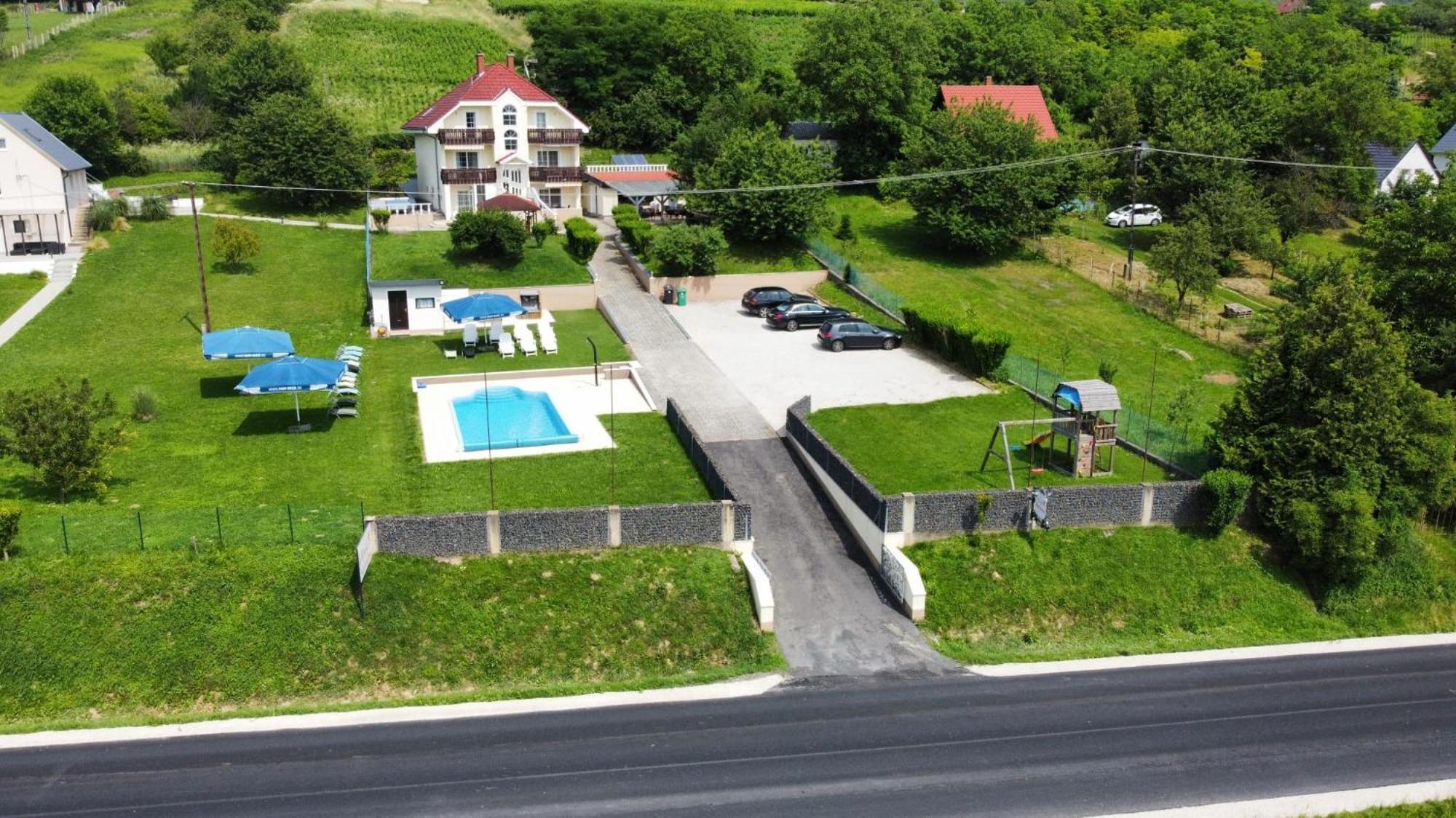 Hibiskus Appartementhaus Cserszegtomaj Exteriér fotografie